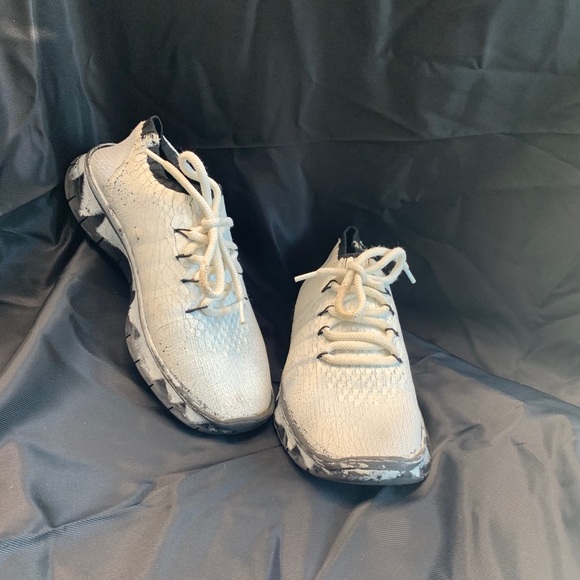 White painted Maison M Margiela Sneakers - Picture 2 of 16
